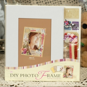 DIY Photo Frame Kit by EnoGreeting - Paris