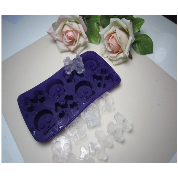 2D Skulls and Crosses Silicone Ice or Chocolate Mould