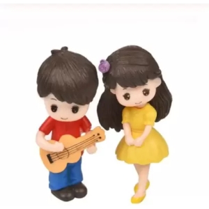 Miniatures - Couple with Guitar